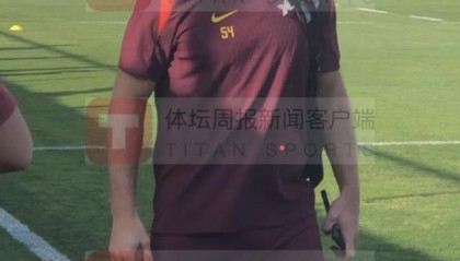 塞尔吉尼奥迪拜会合国足 战沙特能否出场仍无定论